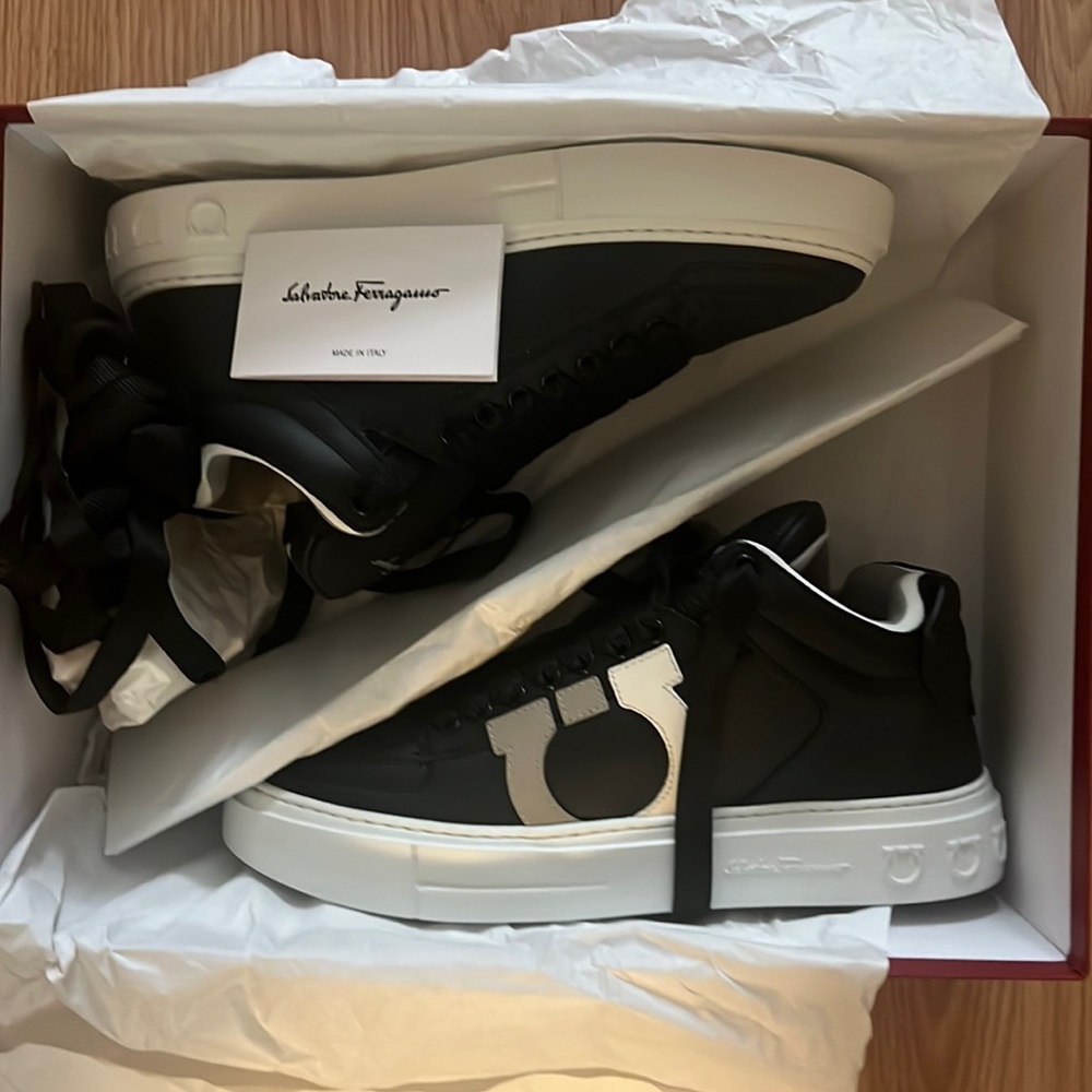 NWT 100% Authentic! Ferragamo Black tennis shoes size 8